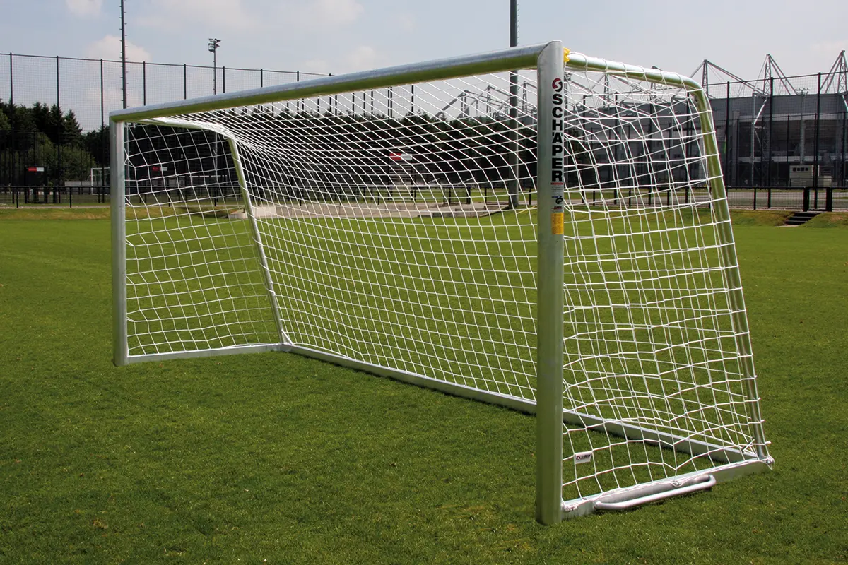 Pár celosvařených fotbalových branek Schäper 5x2m hl.150cm