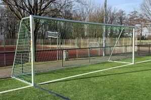 Fotbalová branka "PSG" 7,32 x 2,44 m s volitelnou zátěží a kolečky